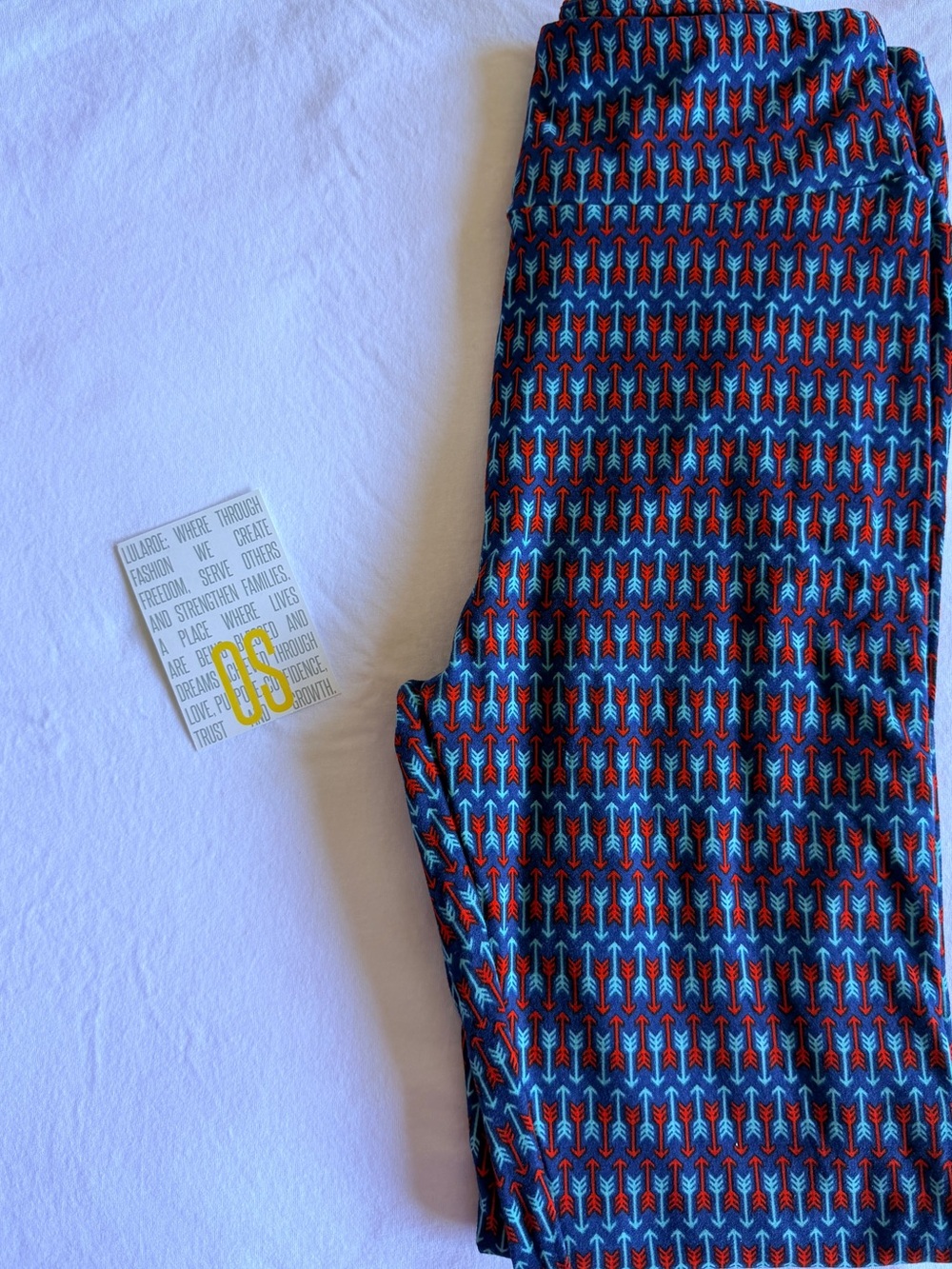 LuLaRoe Navy Blue Leggings with Red and Light Blue Arrow Print